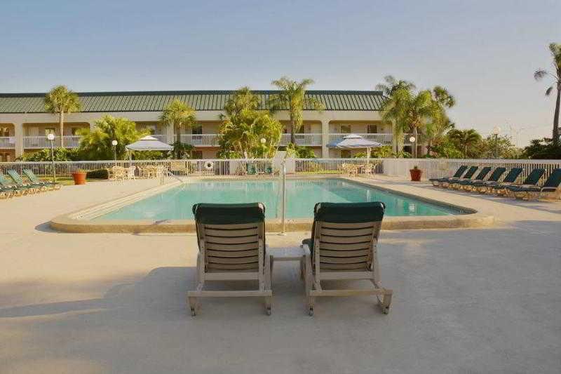 Surestay Plus Hotel By Best Western Clearwater Central ภายนอก รูปภาพ